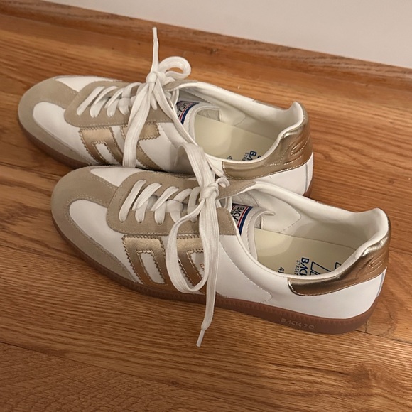 Back 70 Women's White and Gold Sneakers - Picture 2 of 3